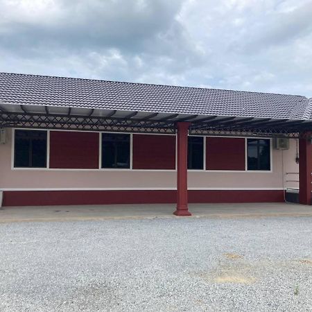 Zana Homestay Pasir Puteh Bagian luar foto
