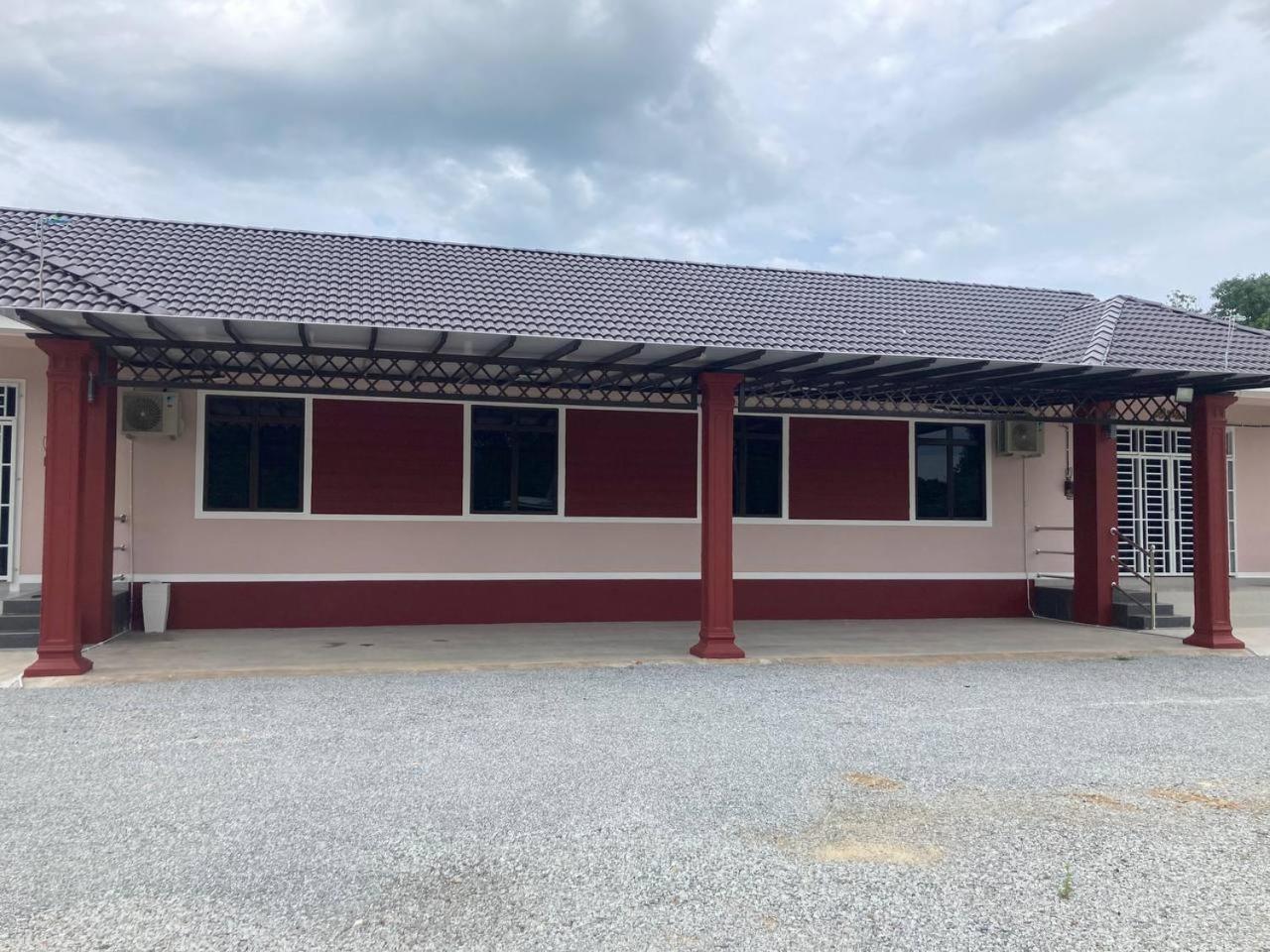 Zana Homestay Pasir Puteh Bagian luar foto